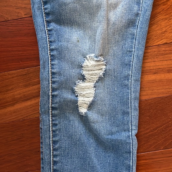 Lularoe Light Blue Distressed Ankle Cropped Jeans size 28 - Picture 3 of 8